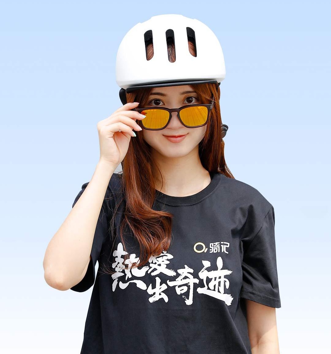Qicycle City Helmet дівчина у шоломі